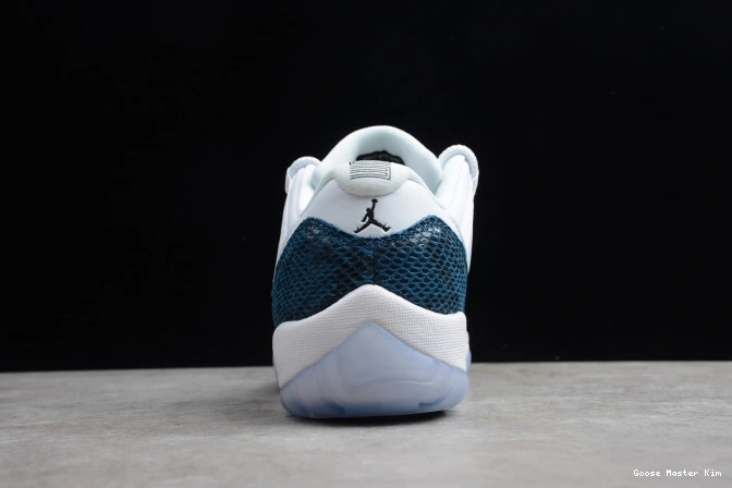 Navy 11 Blue Air Jordan CD6846-102 Snakeskin Low 0810
